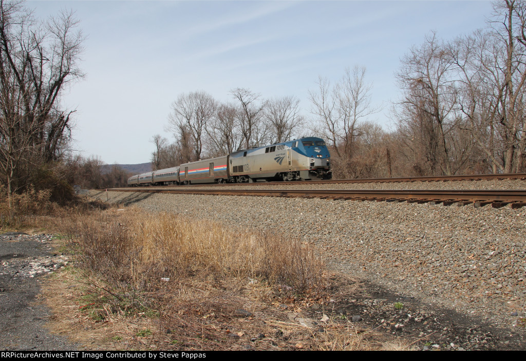 Amtrak 103 leading train 42